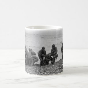 Alliierte Streitkräfte, die auf dem Kaffeetasse