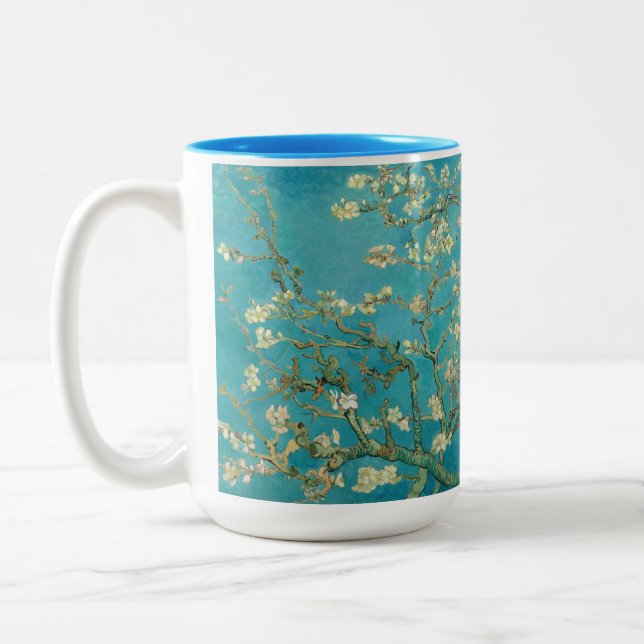 Almond Blossom, 1890 von Vincent van Gogh Zweifarbige Tasse (Links)