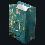 Almond Blossom Mittlere Geschenktüte<br><div class="desc">Almond Blossom von Vincent van Gogh 
 Almond Blossom wurde 1890 zu Ehren eines besonderen Ereignisses in Vincent's Leben gemalt. Am 31. Januar hatten Vincent Bruder Theo und seine Ehefrau Johanna einen Sohn,  und sie nannten ihn Vincent Willem. Vincent malte diesen Zweig blühender Mandeln zur Feier der Geburt.</div>
