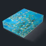 Almond Blossom Vincent Van Gogh Briefbeschwerer<br><div class="desc">Almond Blossom von Vincent van Gogh mit atemberaubenden Grün- und Blautönen.</div>