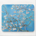 Almond Blossoms Blauer Vincent van Gogh Malerei Mousepad<br><div class="desc">Vincent van Gogh (Niederländisch, 1853 - 1890) Almond Blossom, 1890, Oil on Leinwand Ungerahmt: 73, 3 cm x 92, 4 cm Vincent van Gogh malte dieses Stillleben von Mandelblüten gegen einen blauen Himmel für seinen Neugeborenen, der nach ihm benannt wurde. Der Mandelbaum ist ein Symbol dieses neuen Lebens. Dieser Baum...</div>
