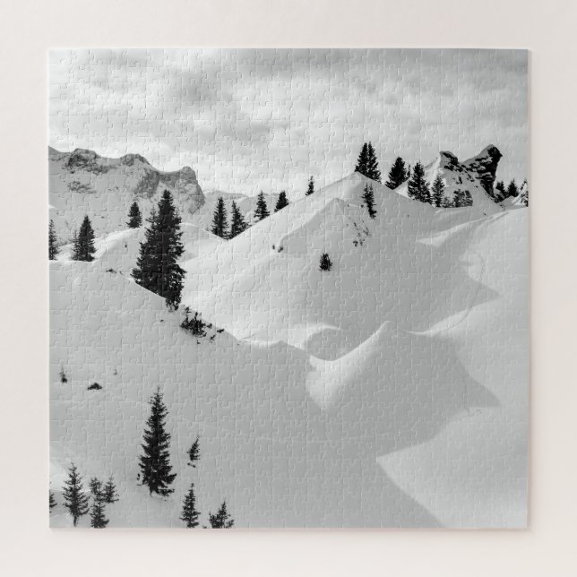 Alpenlandschaft: Schneesichere Berge (Vertikal)