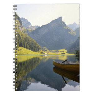 Alpensee in der Schweiz Notizblock