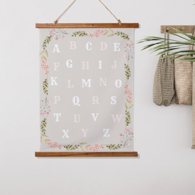 Alphabet Girls Light Pink Floral Wandteppich Mit Holzrahmen (Von Creator hochgeladen)