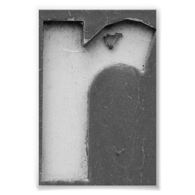 Alphabet Letter Fotografie R8 Schwarz und Weiß 4x6 (Vorne)