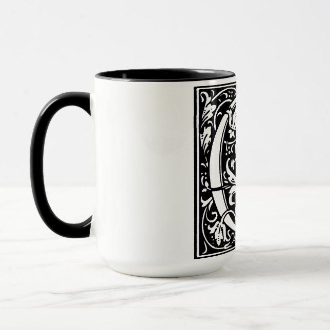 Alphabet Letter O on Tasse im Renaissancestil (Links)