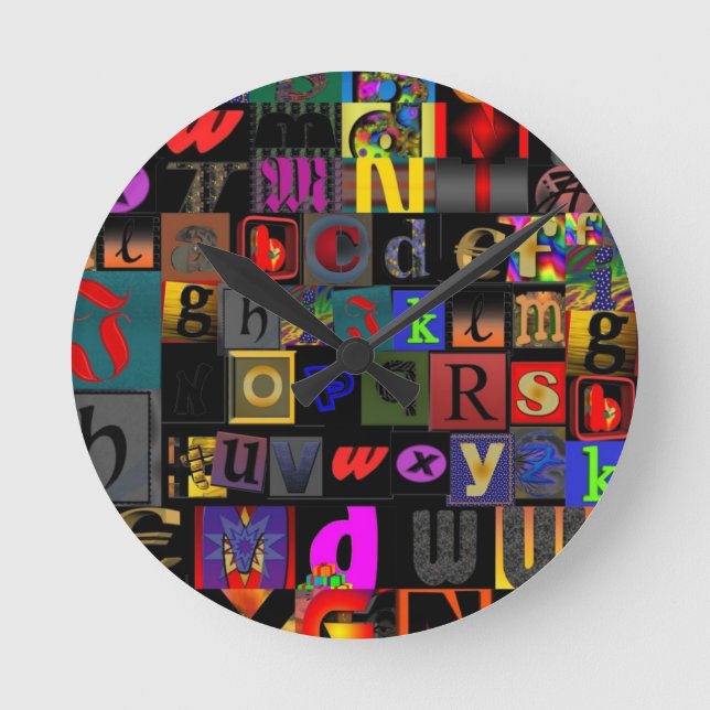 Alphabet-Suppe, Mosaikbriefe-Design, lustige Farbt Runde Wanduhr (Vorderseite)