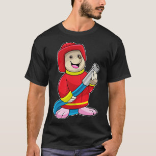Als Feuerwehrmann mit Schlauch T-Shirt