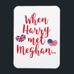 Als Harry Meghan traf | Fun Royal Wedding Magnet<br><div class="desc">NewParkLane - Royal Wedding Magnet,  mit lustigem Zitat "When Harry met Meghan",  in roten Schriftzeichen,  und die Fahnen des Vereinigten Königreichs und der Vereinigten Staaten in Herzformen. Karo diese Auflistung für passende Elemente aus. Haben Sie spezielle persönliche Designwünsche? Kontaktieren Sie mich bitte!</div>