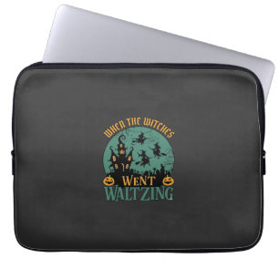 Als Hexen beim Walzer tanzen Halloween Spukhaus Laptopschutzhülle