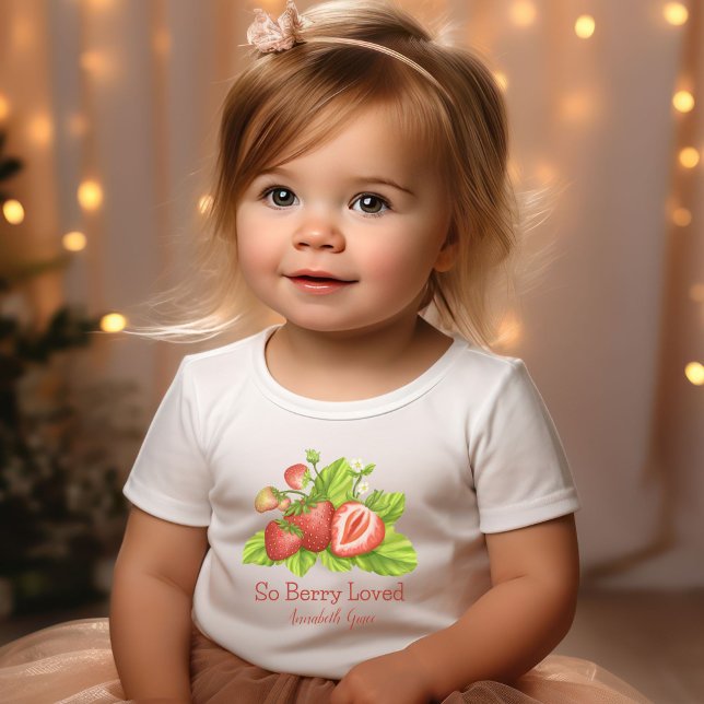 Also Berry liebte Baby Kleinkind T - Shirt Erdbeer (So Berry Loved Strawberry Newborn Baby Bodysuit
)