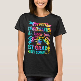 Also, der lange Kindergarten schaut auf die 1. Kla T-Shirt