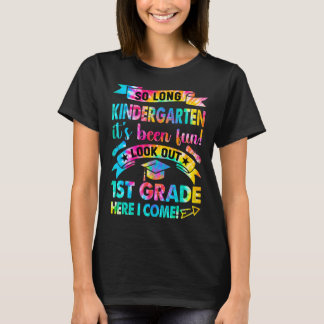 Also, der lange Kindergarten schaut auf die 1. Kla T-Shirt