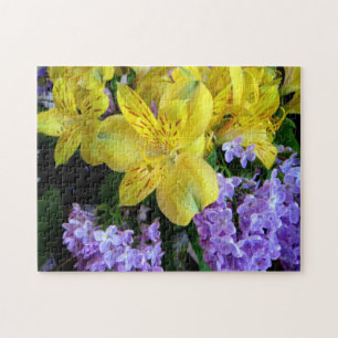 Alstroemeria und Flieder Blumen