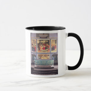 Altar mit einem darstellenden Triptychon Tasse