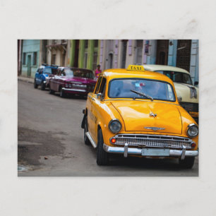 Alte Autos auf den Straßen von Havanna Postkarte