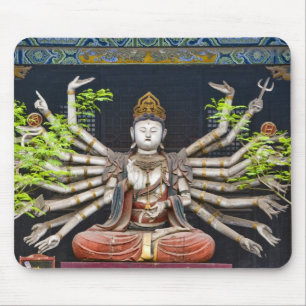 Alte bemalte Skulpturen in Shuanglin Mousepad