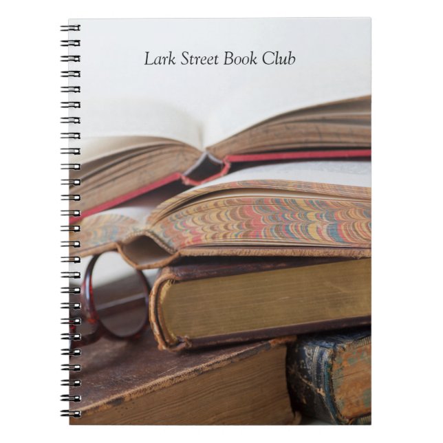 Alte Bücher mit Brille (Vorderseite)