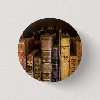 Alte Bücher unterstützen die Veranstaltung in der Button