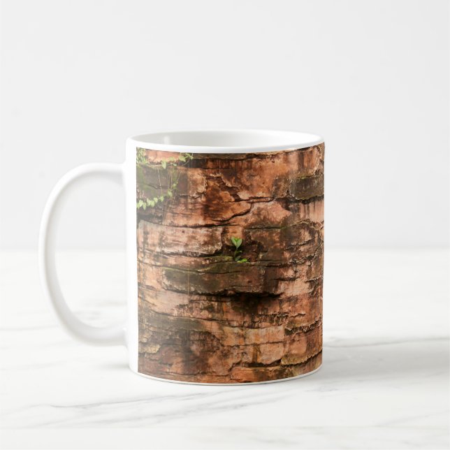 Alte gebrochene Ziegelmauer Kaffeetasse (Links)