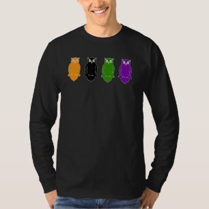Alte gruselige Halloween-Eulen sitzen alle in eine T-Shirt