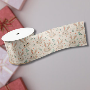 Alte Hasengesichter mit Rosen Muster Satinband