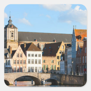 Alte Häuser in Brügge, Belgien Quadratischer Aufkleber