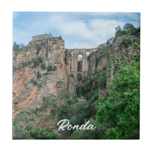 Alte historische Brücke in Ronda, Spanien Fliese