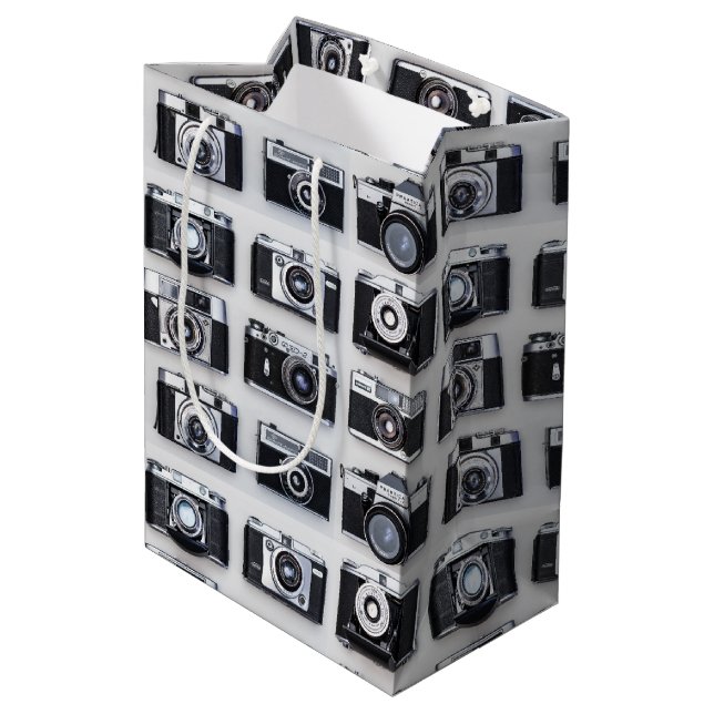 Alte Kamerakollektorfotografen verschenken Wrap Mittlere Geschenktüte (Rückseite Schrägansicht)