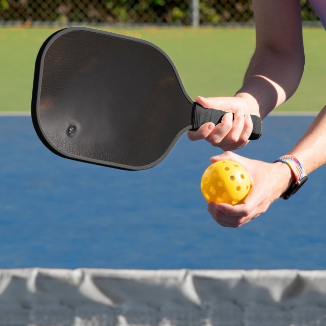 Alte Lederdecke Pickleball Schläger (InSitu)