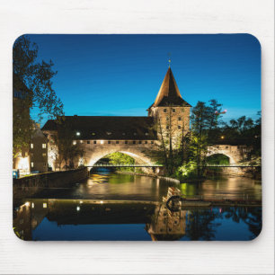 Alte mittelalterliche Brücke in Nürnberg Mousepad