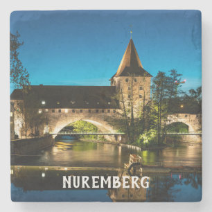 Alte mittelalterliche Brücke in Nürnberg Steinuntersetzer