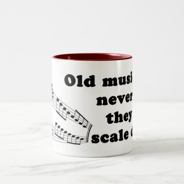Alte Musiker die nie Zweifarbige Tasse (Mittel)