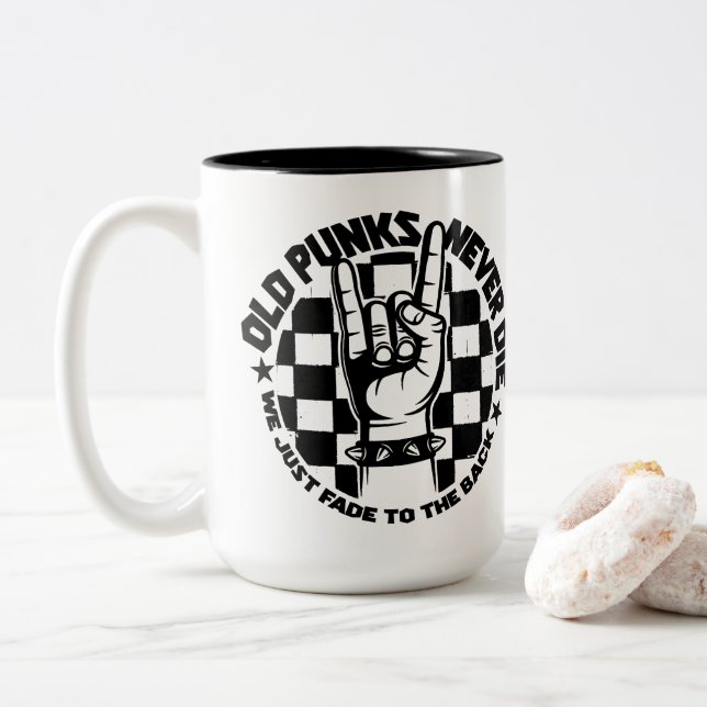 Alte PUNKS die nie Zweifarbige Tasse (Mit Donut)
