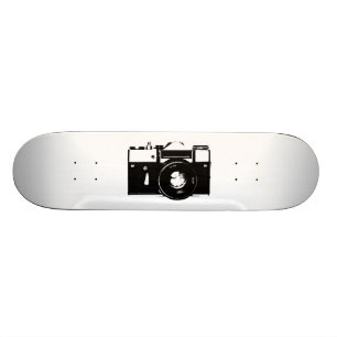 Alte Retro einfarbige SLR-Kamera Skateboard