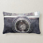 Alte schwarze Kamera Lendenkissen<br><div class="desc">Hallo und Willkommen,  ist dieser Entwurf eine Retro Kamera.

#photography #camera #vintage #analog #filmphotography #cool #funny #hipster #photographer #urban #photo #retro</div>