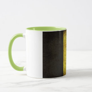 Alte Smudgy belgische Flagge Bedeckte Keramik Tasse