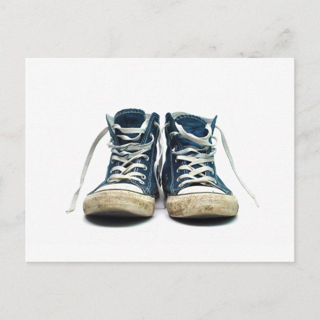 alte Sneakers schmutzige Sportschuhe weißer Hinter Postkarte (Vorderseite)