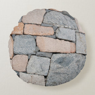 Alte Steinmauer des alten Schlosses. abstrakt, alt Rundes Kissen