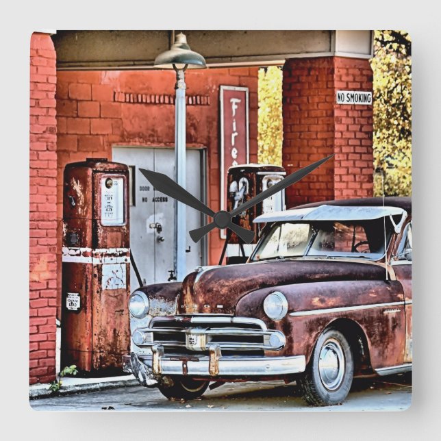 Alte Tankstelle Quadratische Wanduhr (Vorderseite)