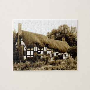 Alte thronende Tudor Hütte England