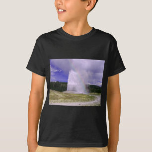 Alte Treue im Yellowstone Nationalpark T-Shirt