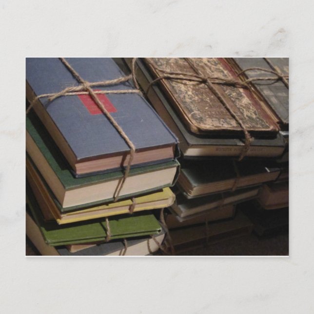 Alter Buchstapel Postkarte (Vorderseite)