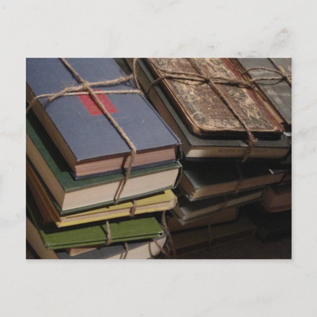 Alter Buchstapel Postkarte (Vorderseite)