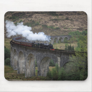 Alter Dampfzug auf Glenfinnan Viaduct Mousepad