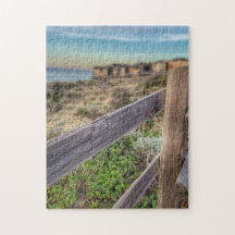 Alter gequetschter Strand-Zaun