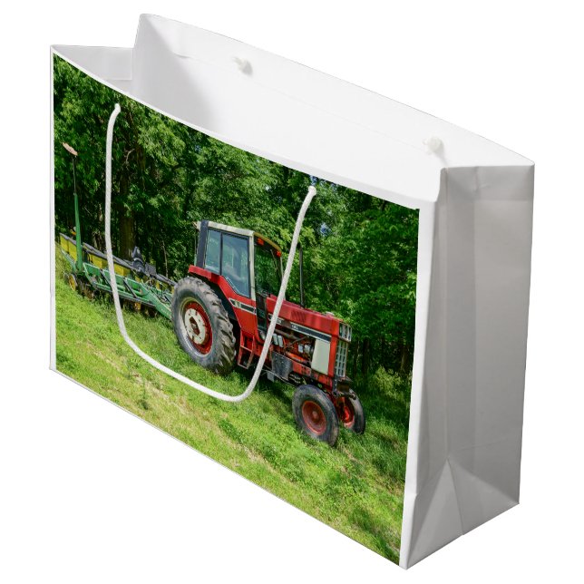 Alter internationaler Traktor Große Geschenktüte (Vorderseite Schrägansicht)