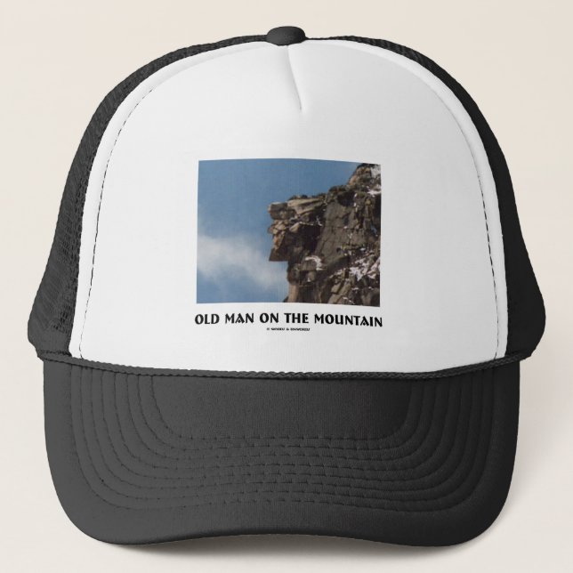 Alter Mann auf dem Berg (optische Täuschung) Truckerkappe (Vorderseite)