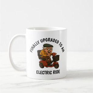 Alter Mann auf Scooter Kaffeetasse