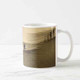 alter Mann auf Strand-Tasse Kaffeetasse